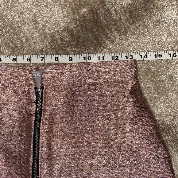 Asos Design shinny rose gold mini skirt size us.6 see photos EUC - Picture 2 of 8
